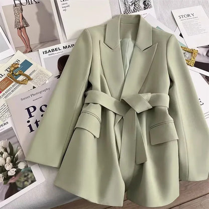 Oona | Maßgeschneidertes und elegantes Winterkleid