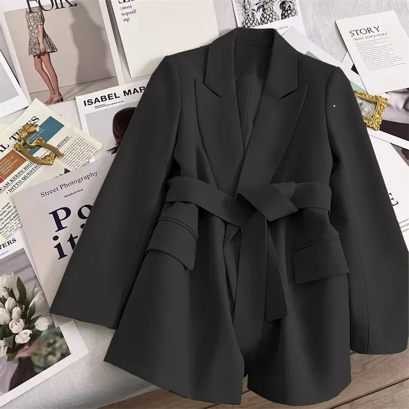 Oona | Maßgeschneidertes und elegantes Winterkleid