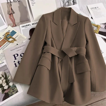 Oona | Maßgeschneidertes und elegantes Winterkleid